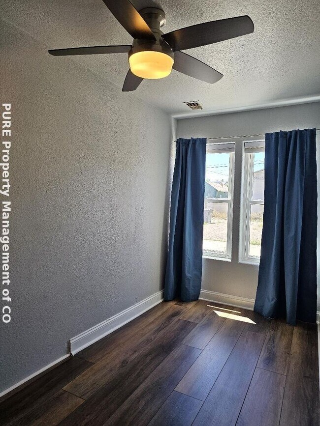 Building Photo - 3 BR 2 Bath home just outside of Downtown Denver!