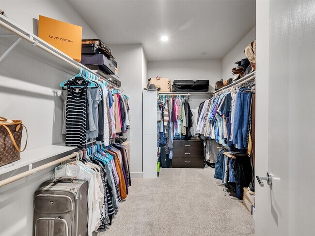 Building Photo - 5702 Rucio Ln