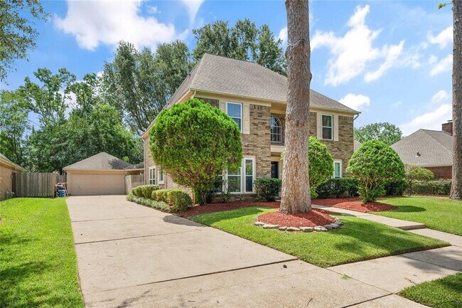 Building Photo - 15127 Greenleaf Ln