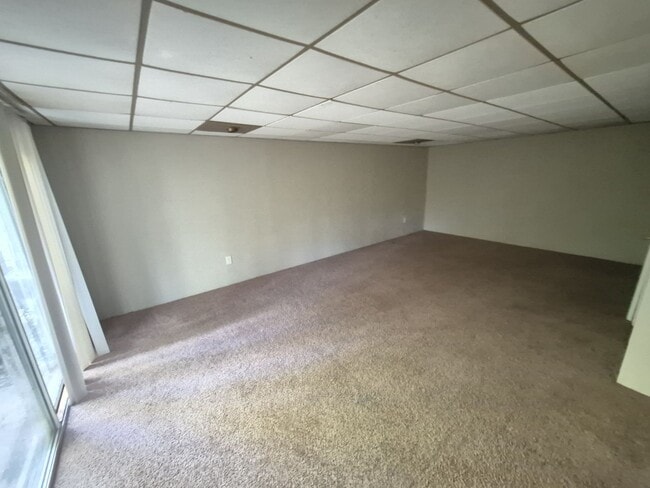 Building Photo - 705 Highland Trce