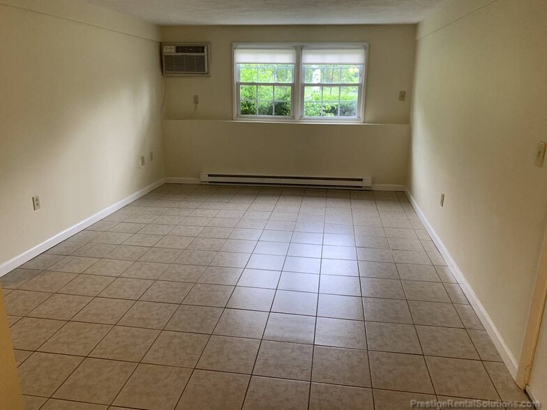 Building Photo - 39 Dinan Dr