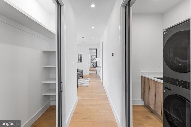 Building Photo - 1733 Chain Bridge Rd