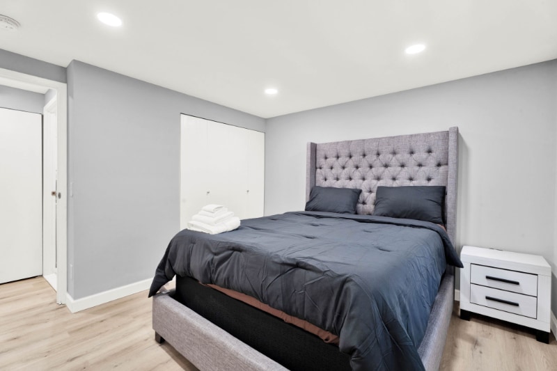 Building Photo - 6 Roanoke Ln