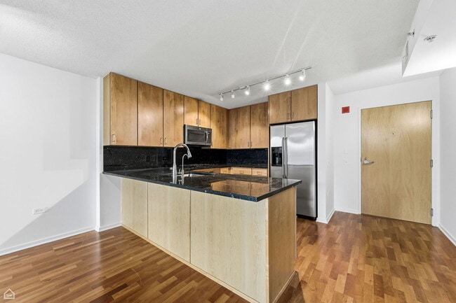 Building Photo - 9725 Woods Dr