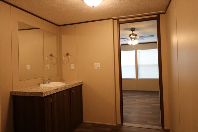 Building Photo - 16501 E Emerson Cir