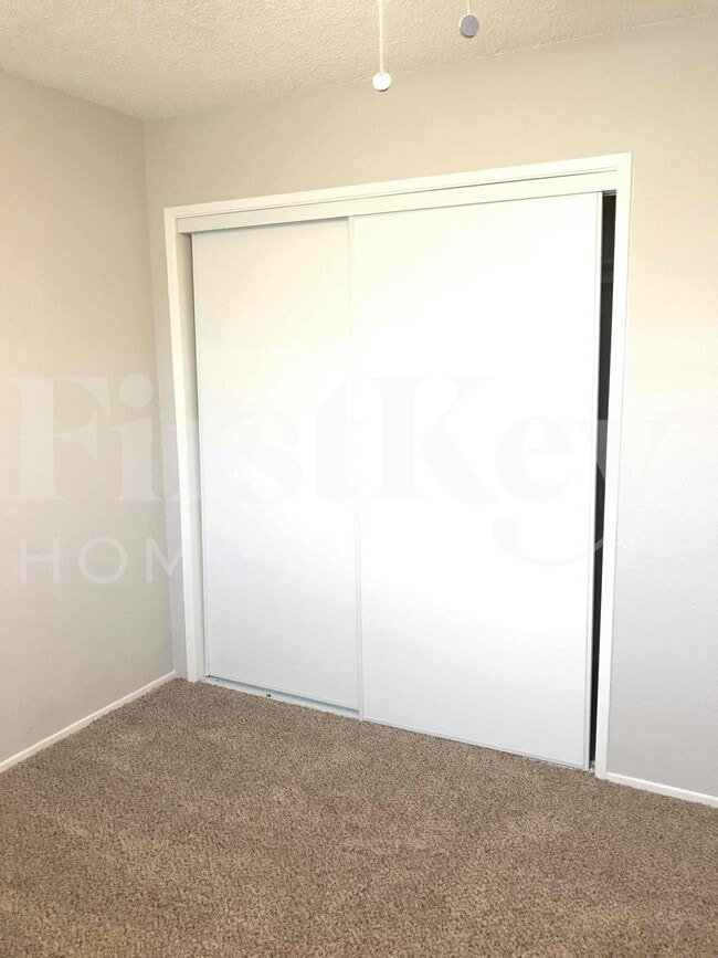 Building Photo - 1810 Renada Cir