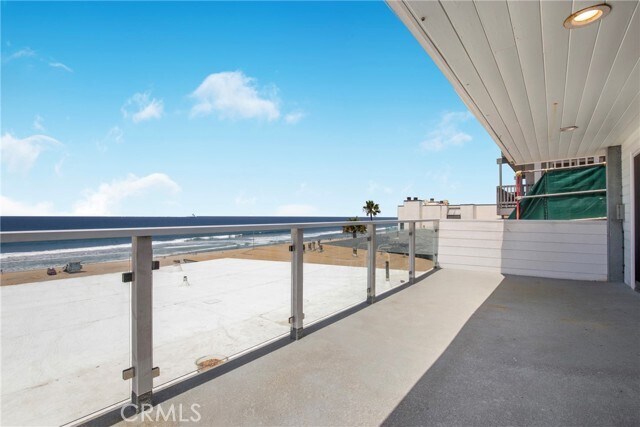 Building Photo - 3600 The Strand