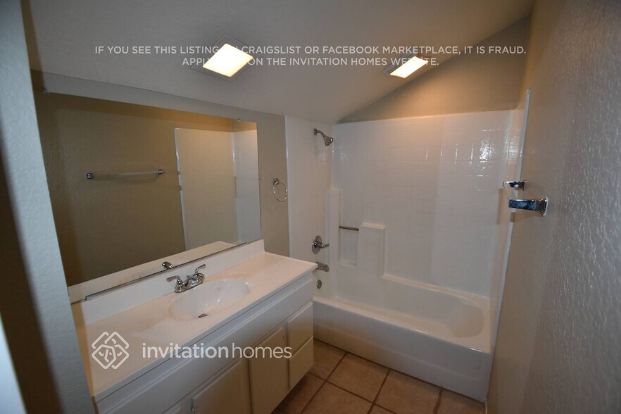 Building Photo - 13037 Pawnee Dr