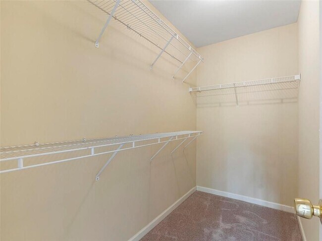 Building Photo - 1929 Hoods Fort Cir NW