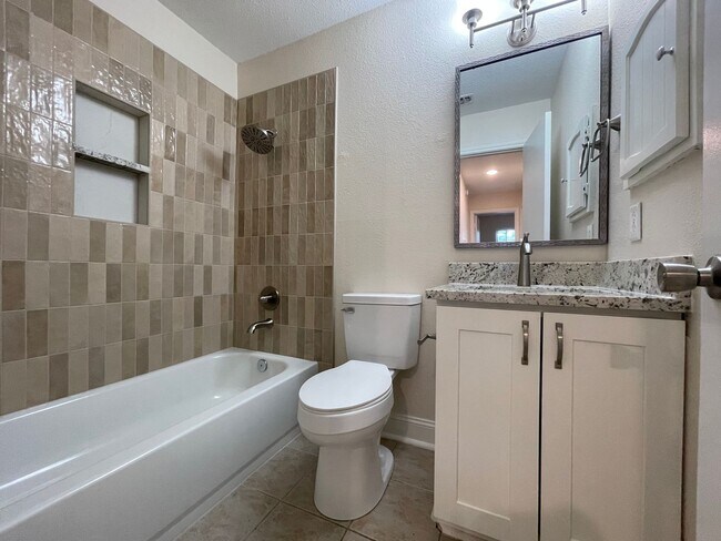 Building Photo - Fully remodeled 3 bedroom duplex for rent in Euless!