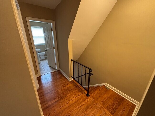 Building Photo - 3 Bedrooms plus Finished basement
