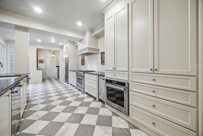 Building Photo - 7603 Olympia Dr