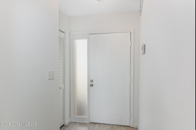 Building Photo - Beachside Townhome with 1 car garage!