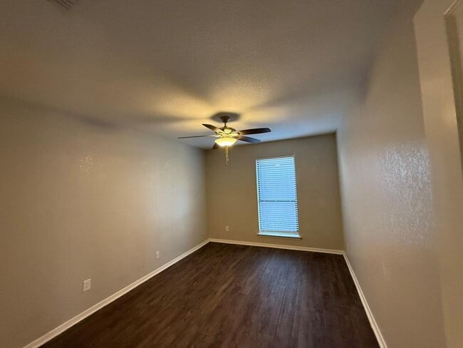 Building Photo - 6709 Duplex