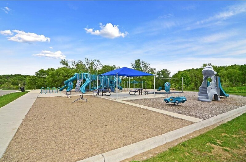 Building Photo - 15645 60th Ave N