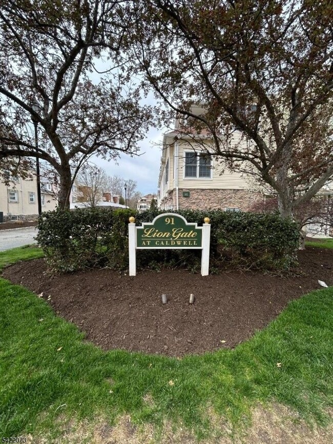 Building Photo - 91 Roseland Ave