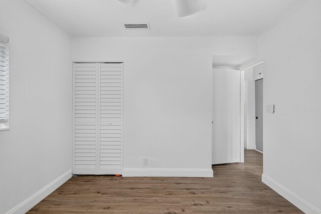 Building Photo - 540 NE 61st St