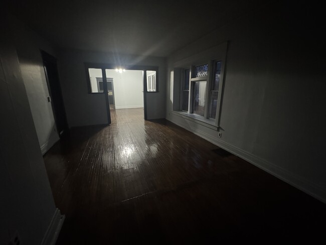 Building Photo - 102 Kentucky-