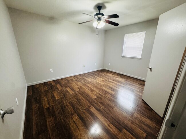 Building Photo - Stadiums Edge Apartments (1 Bed/1 Bath)