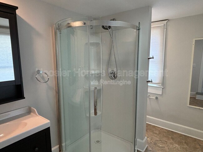 Building Photo - 1526 Bellefontaine St