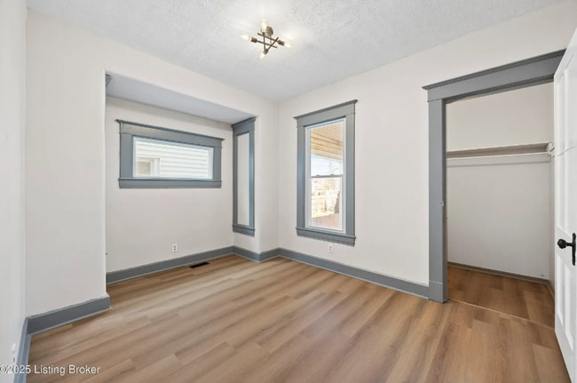 Building Photo - HISTORIC CHARM! Renovated 4 Bedroom, 3 Bat...