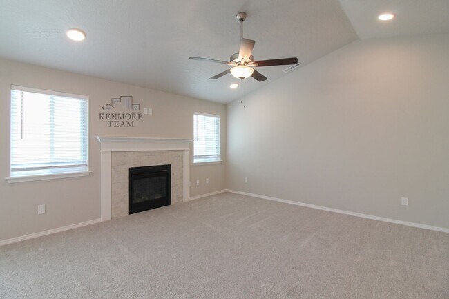 Building Photo - 3 Bedroom, 2 Bath Home in Kennewick