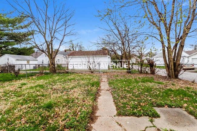 Building Photo - 1032 Sale Ave
