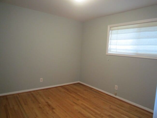 Building Photo - 2 Bed 1 Bath Home in Cedar Hills Neighborh...