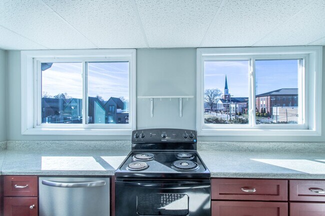 Building Photo - Downtown Apartment