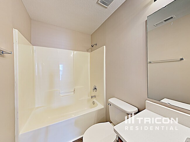 Building Photo - 1710 Ledson Ct