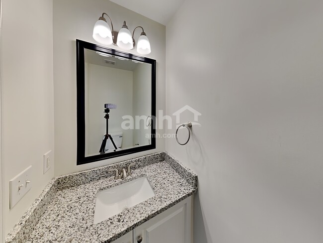 Building Photo - 4042 Maple Shore Dr