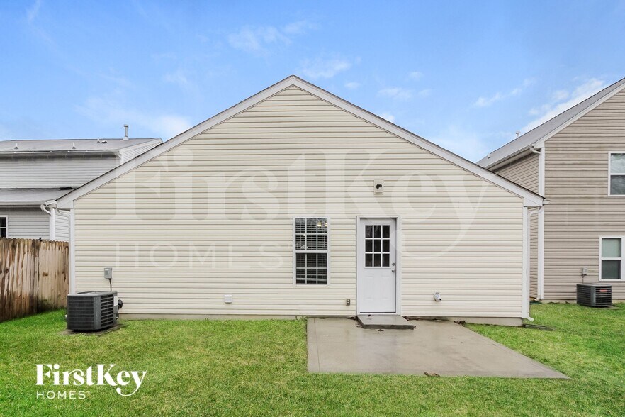 Building Photo - 4506 Esmeralda Drive