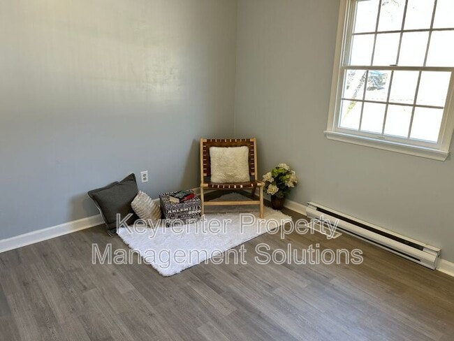 Building Photo - 17 White Oak Dr