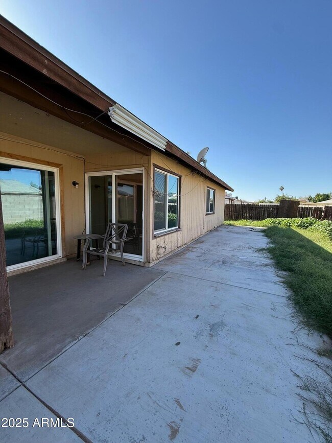 Building Photo - 8738 W Columbus Ave