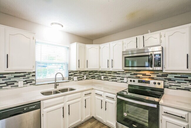 Building Photo - 7462 Carnation Ln