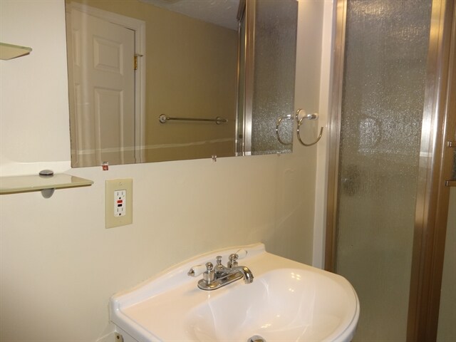 Building Photo - 5635 Tarben Woods Ct