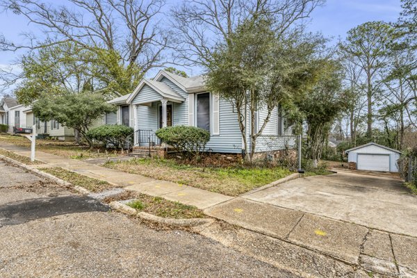 Building Photo - 710 10th St N