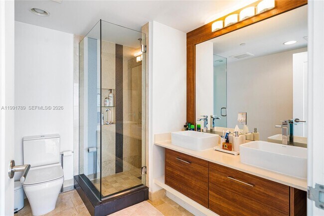 Building Photo - 601 NE 27th St