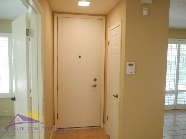 Building Photo - 1330 Vanderbilt Way