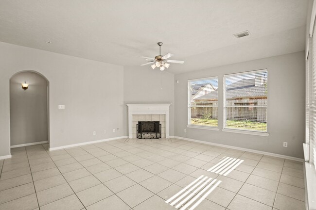 Building Photo - 24607 Lake Path Cir