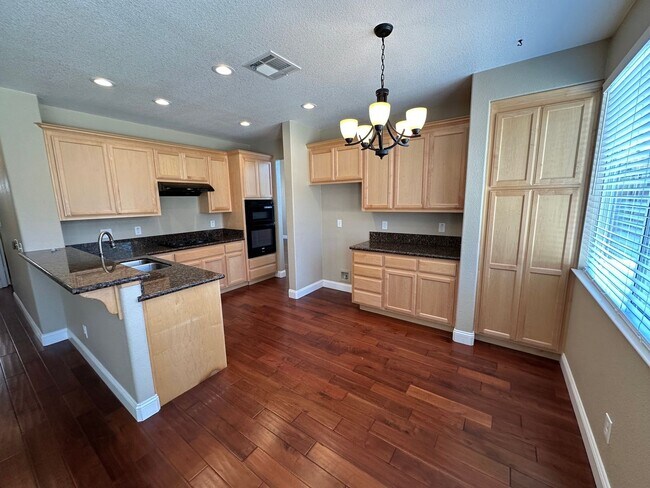 Building Photo - Beautiful Remodeled 4 Bedroom, 3 Bath Home