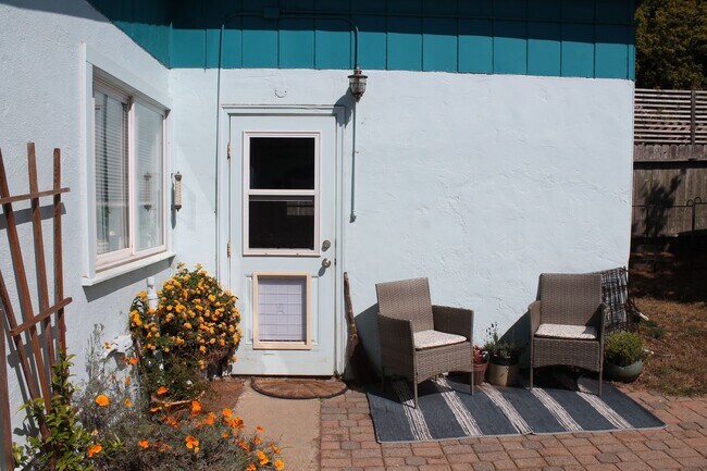 Building Photo - Morro Bay Home