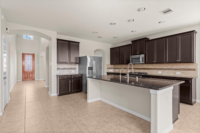 Building Photo - 18115 Fernwood Bend Dr