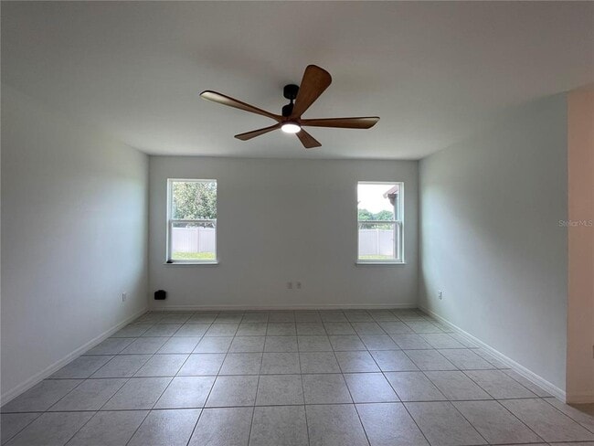 Building Photo - 689 Crown Rose Dr
