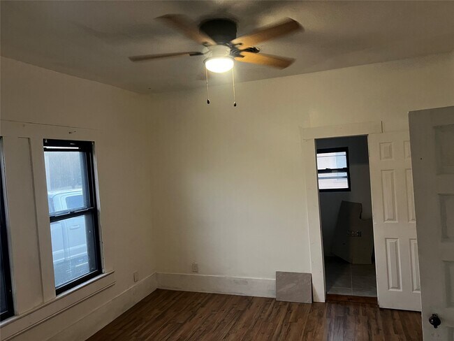 Building Photo - 1101 N 1st St