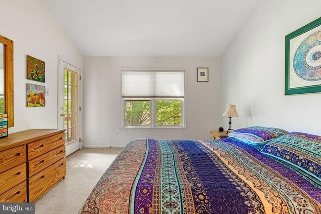 Building Photo - 37 White Pine Ct