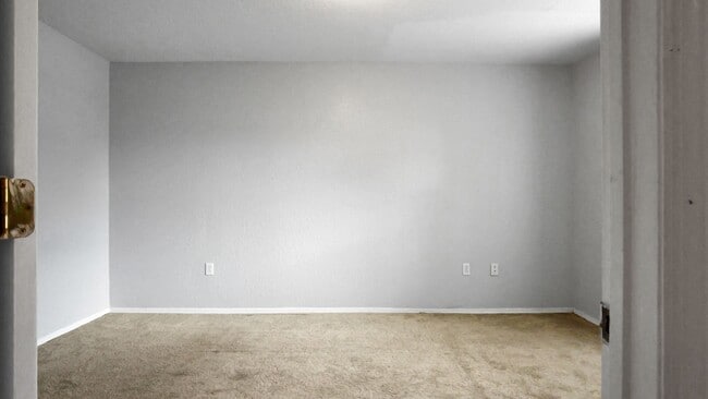 Building Photo - AVAILABLE ON 03/01/2026  Updated condo located in amazing location in Orlando!