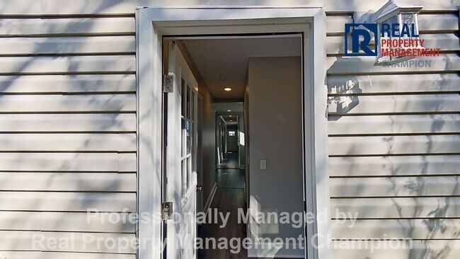 Building Photo - Updated 3 BD/1.5 BA Home in the Heart of Downtown Wilmington