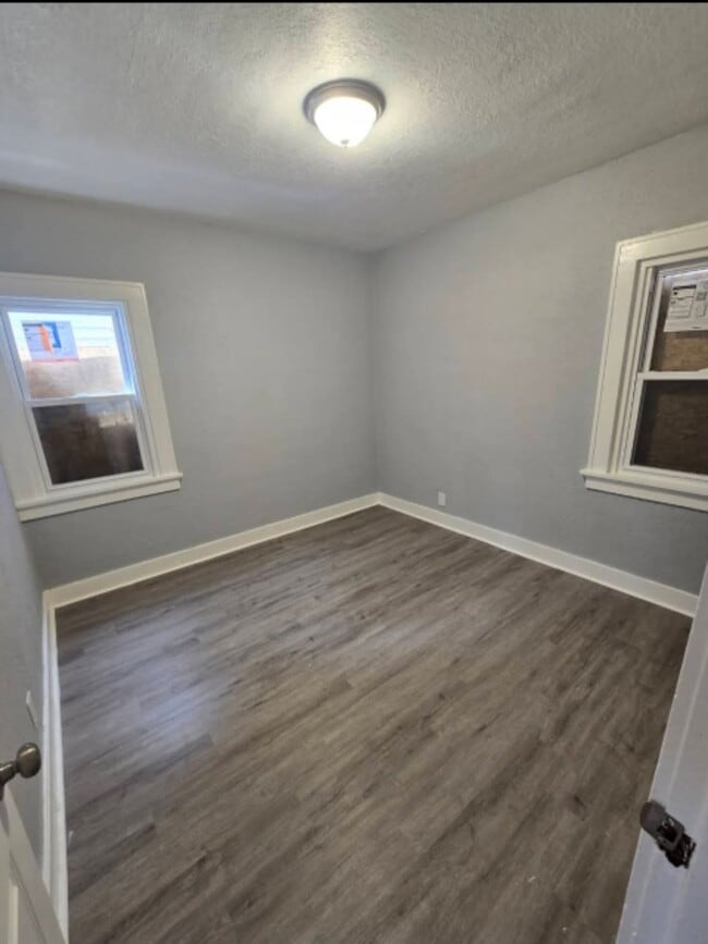 Building Photo - 2405 N 34th St