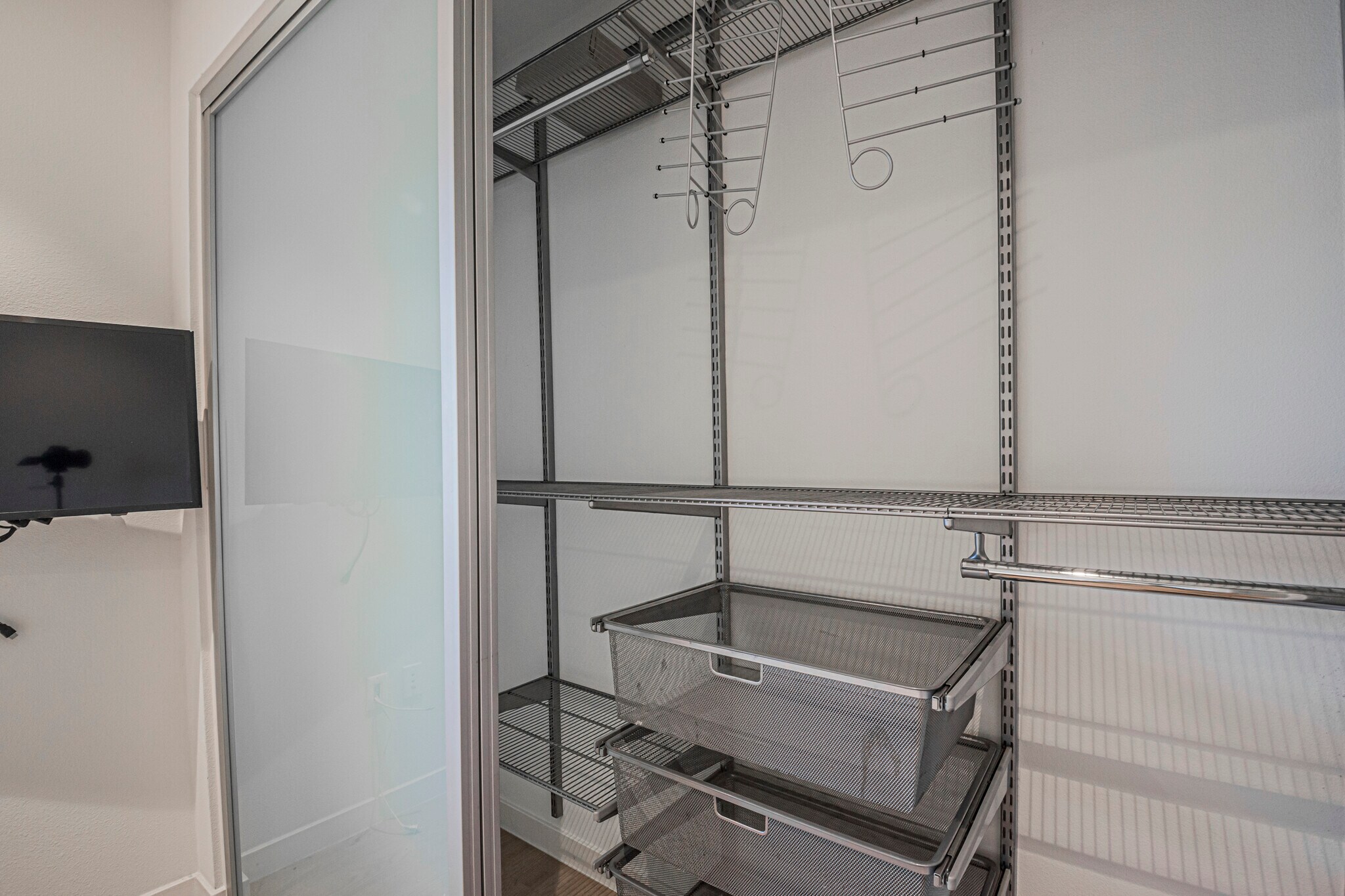 Building Photo - 5869.5B W 88th St